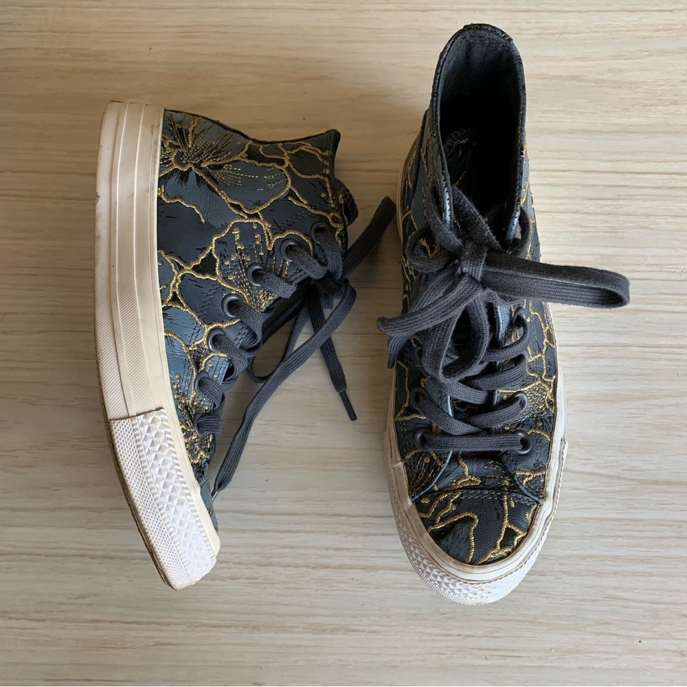 Converse PatBo Womens 5 Grey Leather Floral Embroidered Rare High Top Sneakers